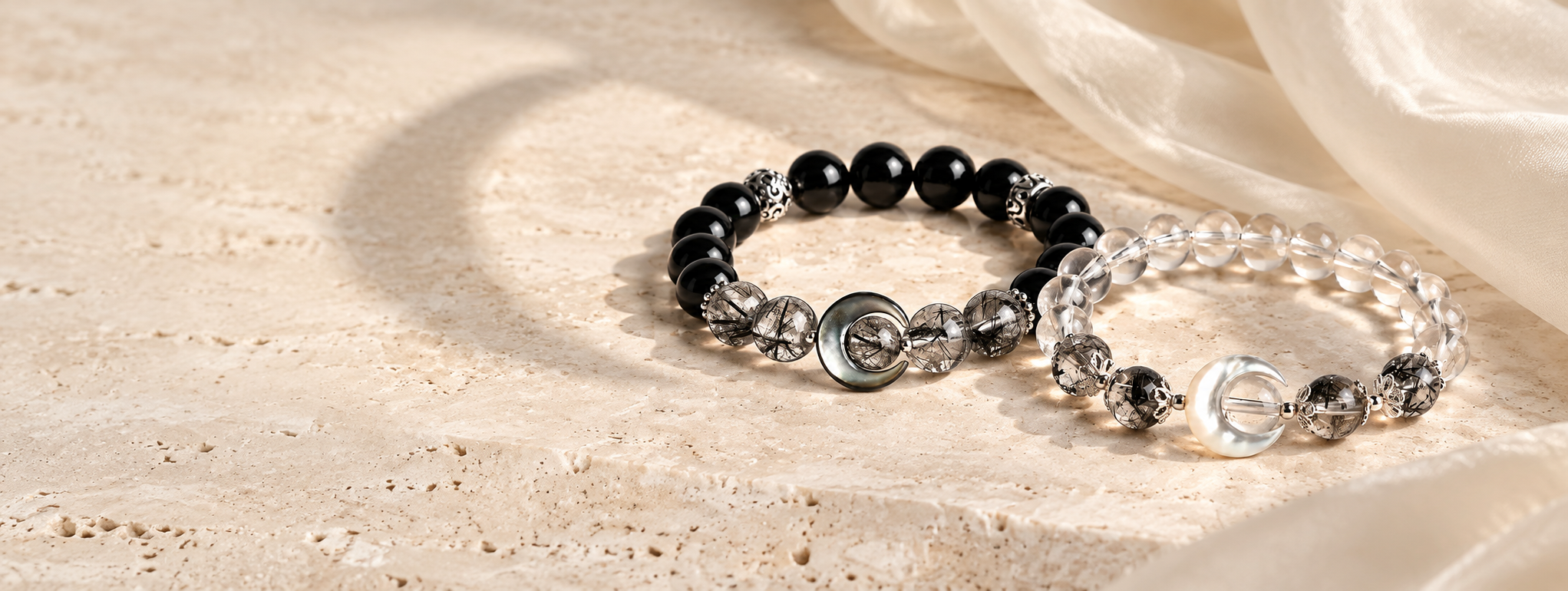 Pulseras de piedra natural Lunar Noir y Lunar Clear